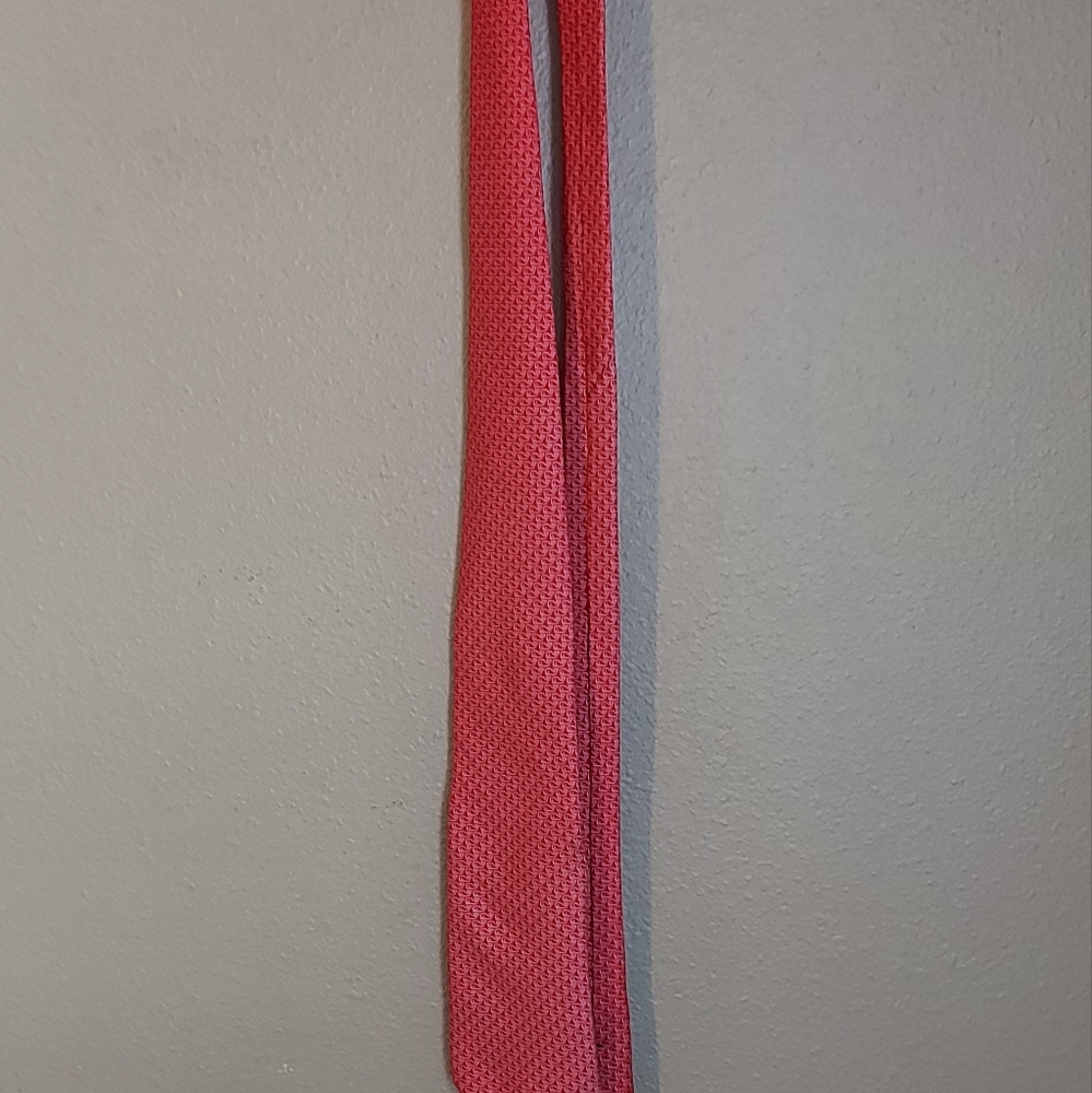 Mens Vineyard Vines Rasberry Color Tie With White Wales